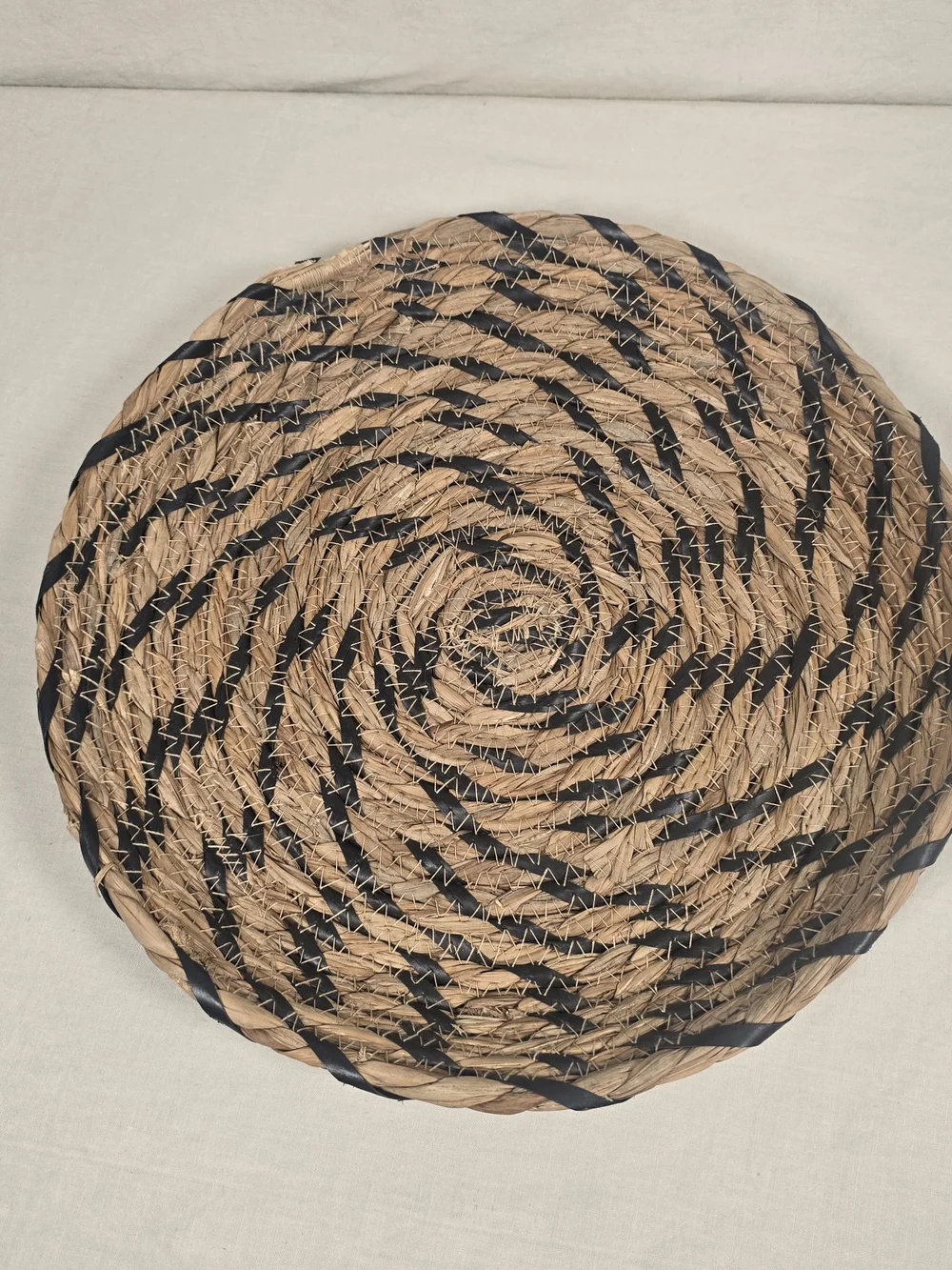 Set of 2 Shallow Woven Seagrass Baskets 12